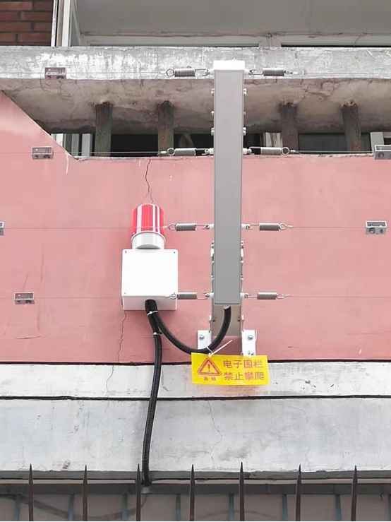 學(xué)校安裝電子圍欄的必要性，學(xué)生翻墻外出感染